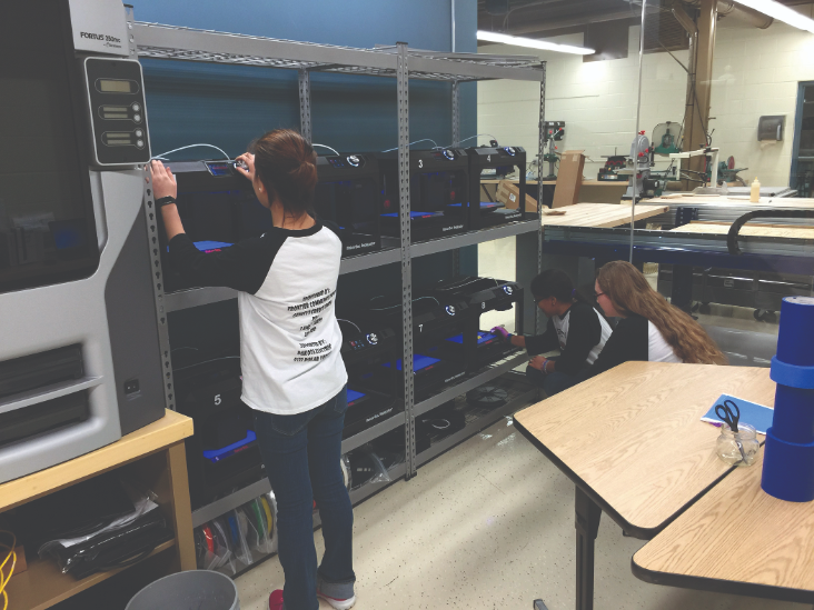 3D printing hub at Apple Valley High School.